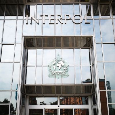 Interpolin päämajan sisäänkäynti Lyonissa Ranskassa.