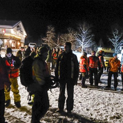 Norjan pelastushenkilökuntaa aloittamassa uutta etsintäoperaatiota vuoristoon kadonneiden suomalaisten löytämiseksi 3. tammikuuta.
