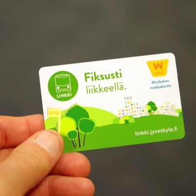 Waltti-matkakortilla matkustetaan sujuvasti Jyvässeudun Linkeillä.