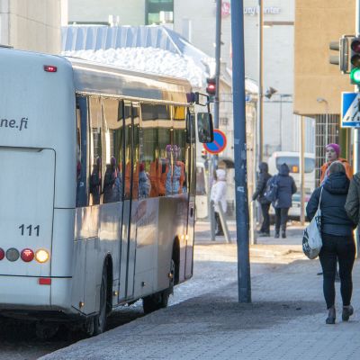 Oululaista katukuvaa maaliskuussa 2019.