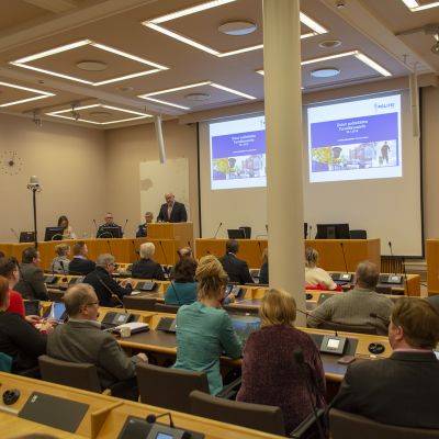 Turvallisuusseminaari Oulun kaupungintalolla tammikuussa 2019