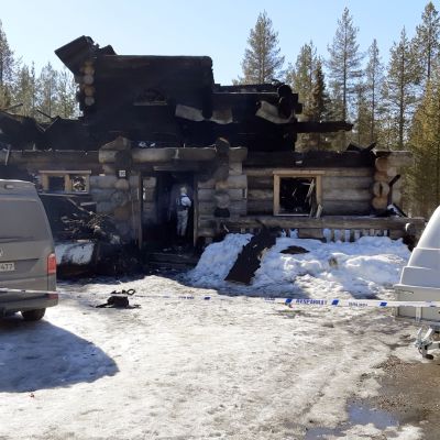 Tutkijat selvittävät palon syttymissyytä Levillä