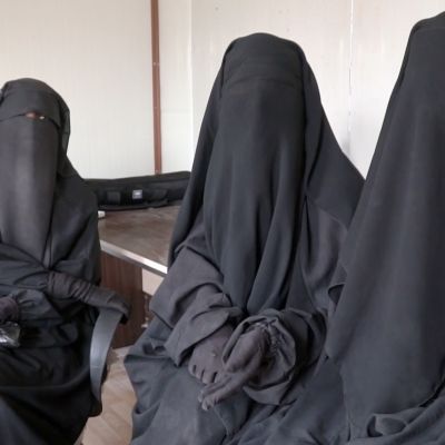 ISIS-leiriltä Syyriassa suomalaisnaisia.