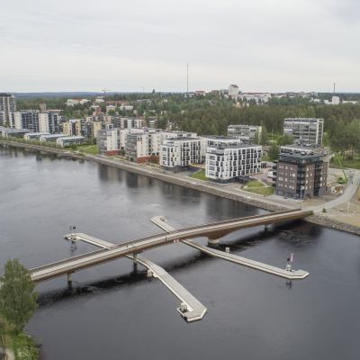 Joensuun Penttilänranta Pielisjoen rannassa.