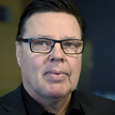 Helsingin huumepoliisin ex-päällikkö Jari Aarnio kuvattuna Helsingin käräjäoikeudessa 27. maaliskuuta 2019.