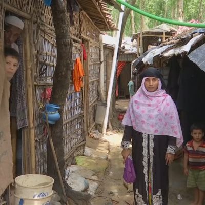 Rohingya-pakolaisia Bangladeshin ja Myanmarin rajalla