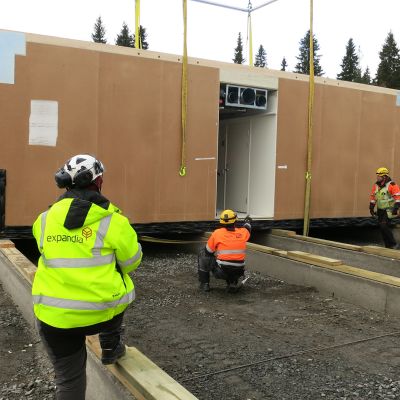 Rovaniemen kaupungin teknisen toimen toimistoparakki rakenteilla