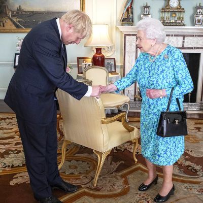 Kuningatar puhuu Britannian parlamentissa
