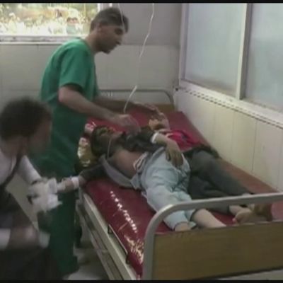 Skadade barn får vård i Afghanistan efter bombattentat mot moské 18.10.2019
