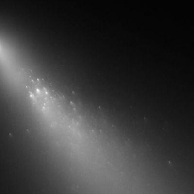 Komeetta 73P/Schwassmann-Wachmann 3:n B-kappale hajonneena.