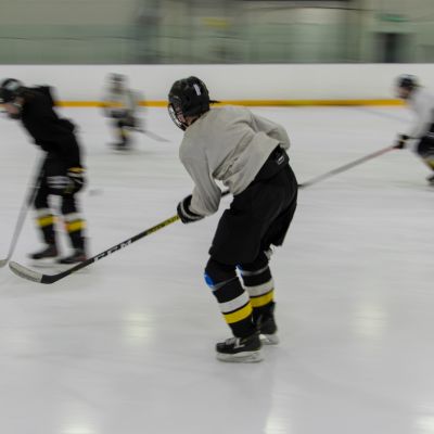 Juniorijääkiekko, kuvituskuva