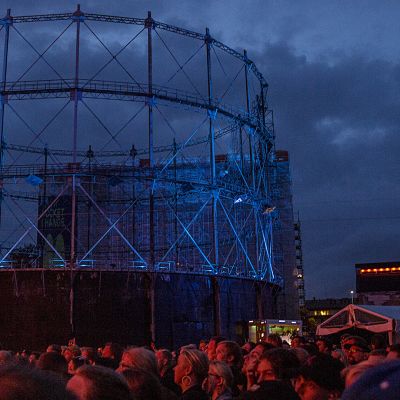Valaistu kaasukellon runko Flow festivaaleilla.