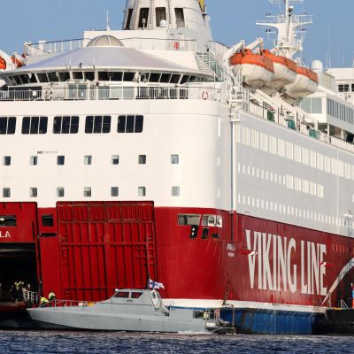 M/S Amorellan siirto Järsön saaren edustalla.