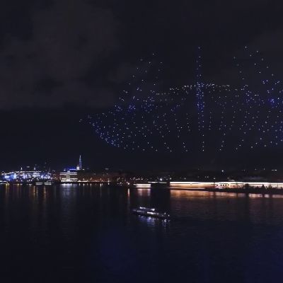 Pietarissa järjestettiin näyttävä valoshow droneilla