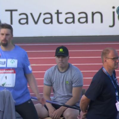 Oliver Helander tarttui Tokion kisalippuun kiinni viimeisellä heitollaan
