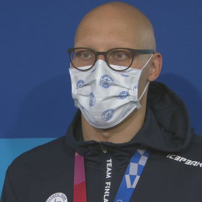 Matti Mattsson lähettää perheelleen terveisiä Tokiosta: "Iskä tulee huomenna kotiin"