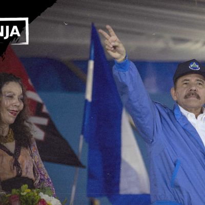 Rosario Murillo ja Daniel Ortega esiintyvät kansalle