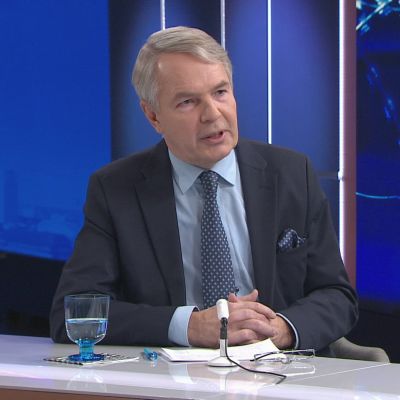 Ulkoministeri Haaviston mukaan Valko-Venäjän rajalla operoi mahdollisesti suomalaisia ihmissalakuljettajia