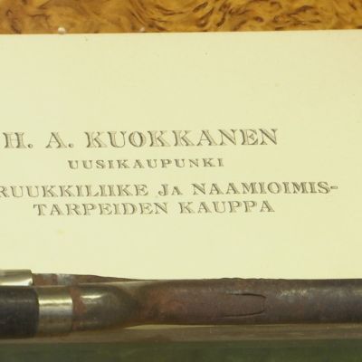 H. Kuokkasen peruukkiliike valmistaa näyttelijöille peruukit ja joulupukeille parrat
