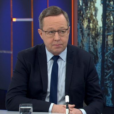 Elinkeinoministeri Lintilä uumoilee sähkön hinnan nousun jatkuvan