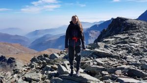 Charlotta Koranders mellanår tog henne bland annat till Italien. - Jag hade tur, min familj i Italien var alldeles suverän, säger hon. Här är på hon vandring i Piemonte, där hon var au pair. Charlotta Korander i Italien
