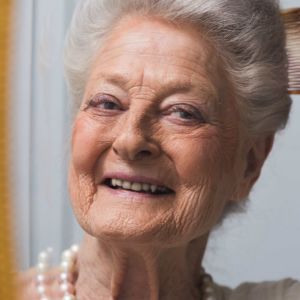 Maya Weber kan konsten att åldras.
