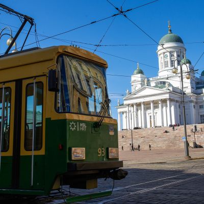 raitiovaunu ja suurkirkko