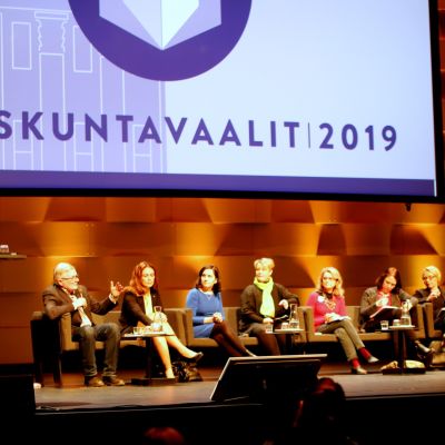 Kanta-Hämeen suuri vaalipaneeli Vanaja-salissa