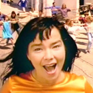 Björk musiikkivideossa It's Oh So Quiet