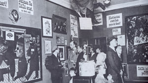 Den första internationella dada-mässan i Berlin (1920) Den första internationella dada-mässan i Berlin 1920