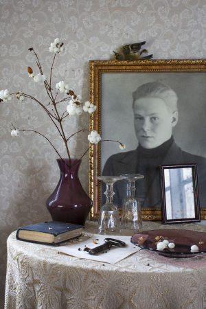 Niclas Warius The Letter (You Never Came). 2014. Niclas Warius installation The Letter (You Never Came). 2014.