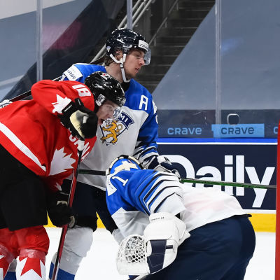 Kanada nätar mot Finland.