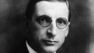 Neutrala Irlands dåvarande premiär- och utrikesminister Éamon de Valera - utskälld för att ha framfört sina kondoleanser med anledning av Hitlers död. Irlands utrikesminister under andra världskriget