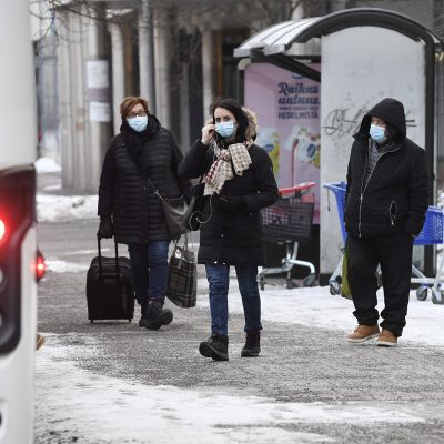 Veturinkuljettajien mielenilmaus - videolla kuvaa aamun bussiliikenteestä Helsingin päärautatiasemalla.