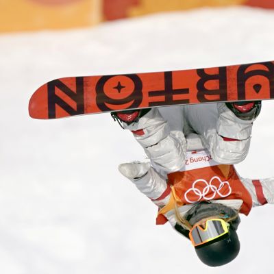 Chloe Kim lumilautailee PyeongChangissa.