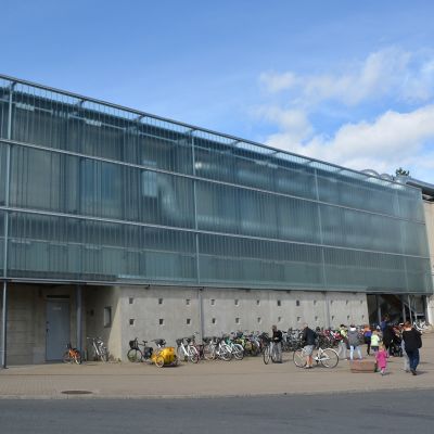 Särkänniemen delfinaario ulkoa.