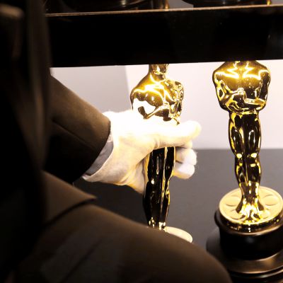Oscar-patsaita Oscar-gaalan takahuoneessa.