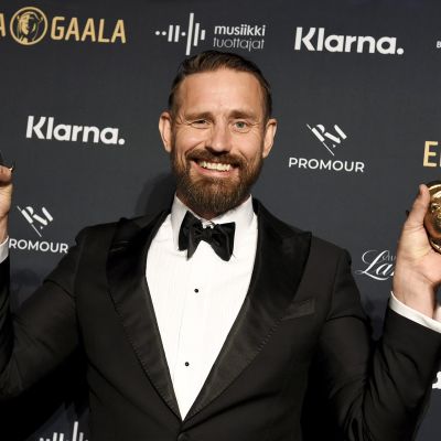 Emma-gaalan punaisen maton säihkettä