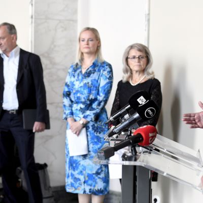 Koko oppositio kovistelee hallitusta työllisyysohjelmasta
