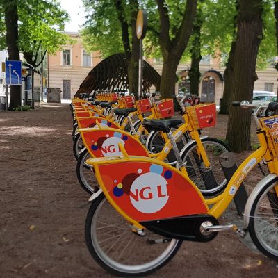Yksi suosituimmista Föli-fillariasemista on Turun kaupungintalon edessä.