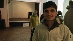 Reshad Yassar Khumran från Afghanistan var nöjd med tillställningen på kulturcentret. Reshad från Afghanistan vid flyktingmottagning i Riga.