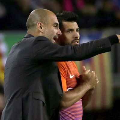 Pep Guardiola coachar Sergio Aguero.