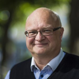 JHLs branschchef Håkan Ekström befarar att avtalsshoppingen kommer att riktas mot de som utför sysslor inom basservicen. Foto på Håkan Ekström fotat utomhus