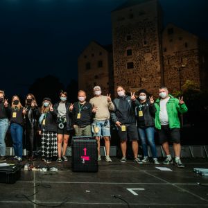 Kesärauha-festivalens produktionsteam vid Åbo slott.