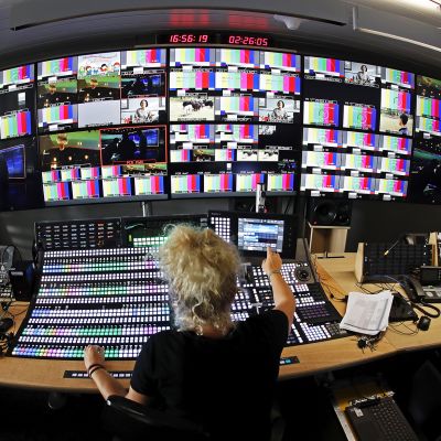 TV-studion ohjaamo.