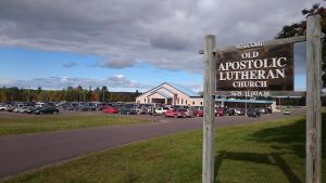 Församlingsskylt i Tapiola, Michigan Församlingsskylt i Tapiola, Michigan