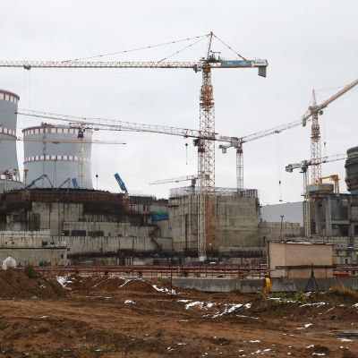 Uusia reaktoreita rakennettiin Sosnovyi Borissa lokakuussa 2016.