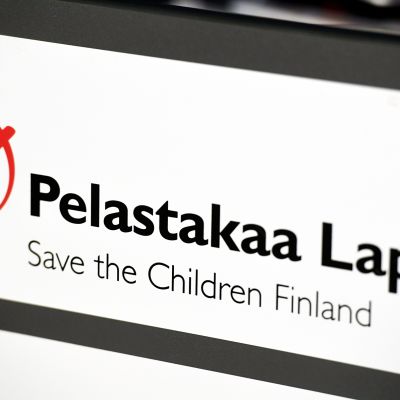 Pelastakaa Lapset ry:n logo