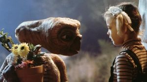 E.T. - The Extra Terrestrial. Ohjaus Steven Spielberg.