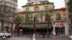 Bataclan ett år efter terrordådet. Lördagens Sting-konsert är slutsåld. Konsertlokalen Bataclan i Paris ett år efter terrorattacken.